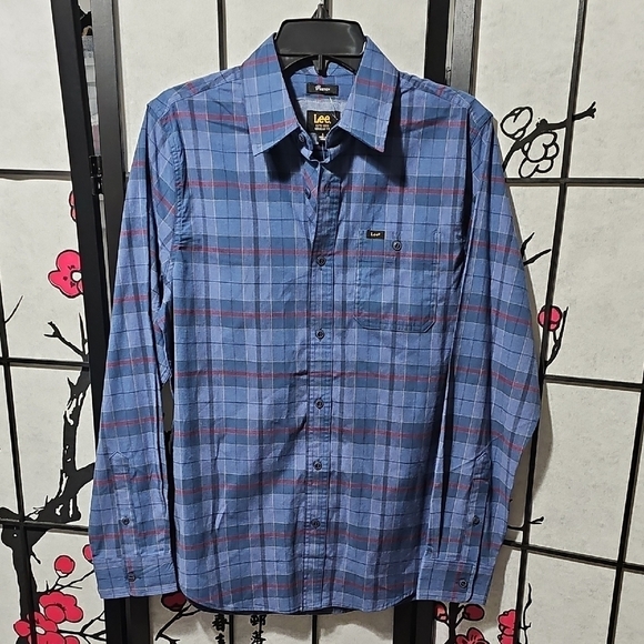 Lee Blue Plaid Men's Button Shirt Small NWT - Picture 1 of 5